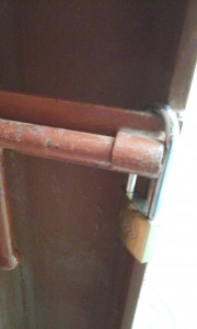 Candado puerta corredera